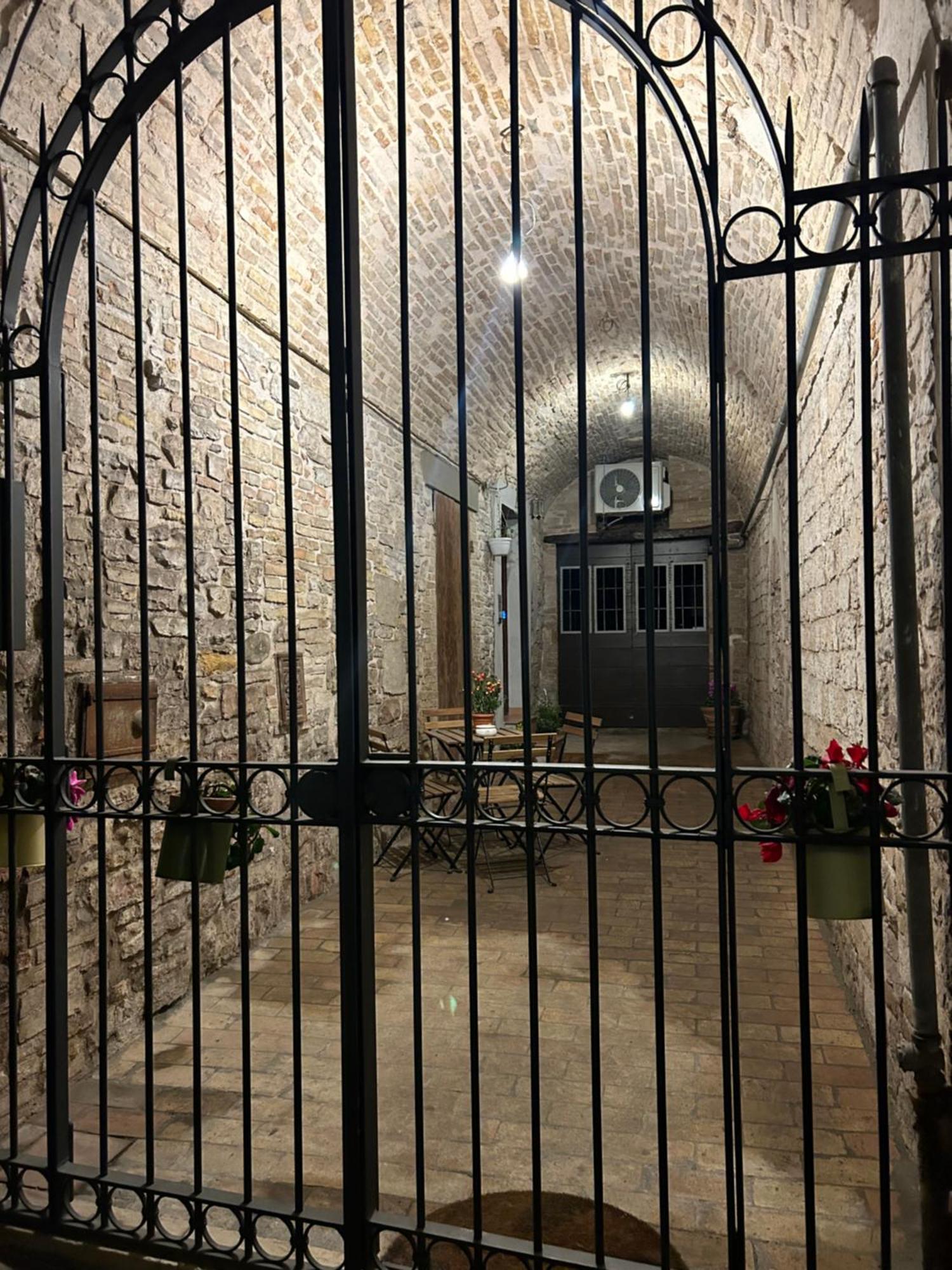 Апартаменти La Casa Dell'Artista Ассізі Екстер'єр фото